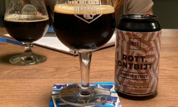 Rott Ontbijt bier blikje en glas